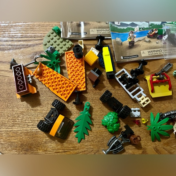 LEGO Jurassic World 75942 - Loose Lego Pieces - Velociraptor Biplane Rescue - Picture 3 of 4